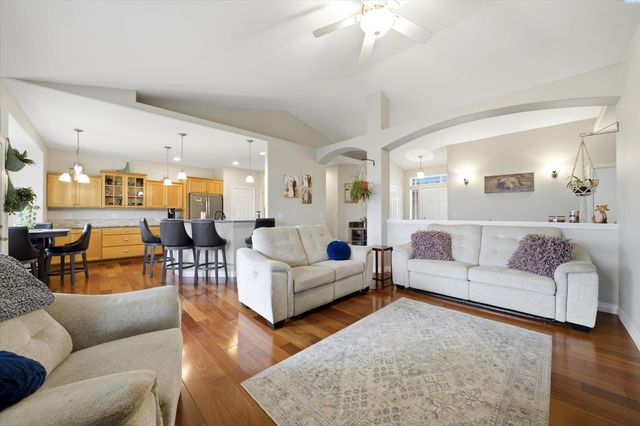 143 Mattis Dr, Richland, WA 99352