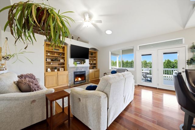 143 Mattis Dr, Richland, WA 99352