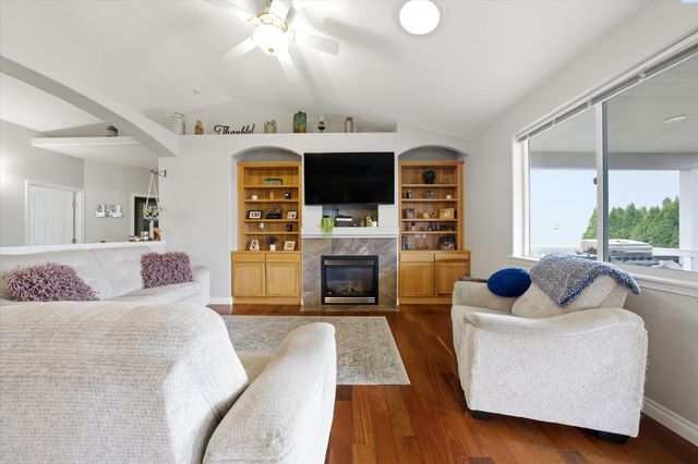 143 Mattis Dr, Richland, WA 99352