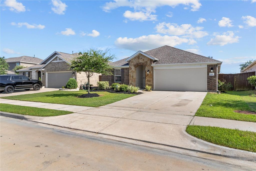 2218 Levant Lane, Baytown, TX 77523