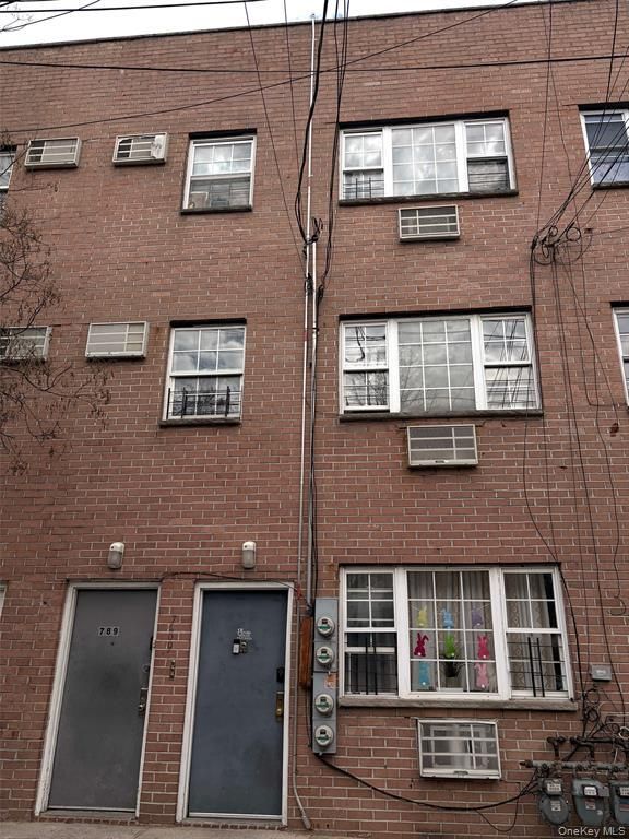 789 Jennings Street, New York City, NY 10459