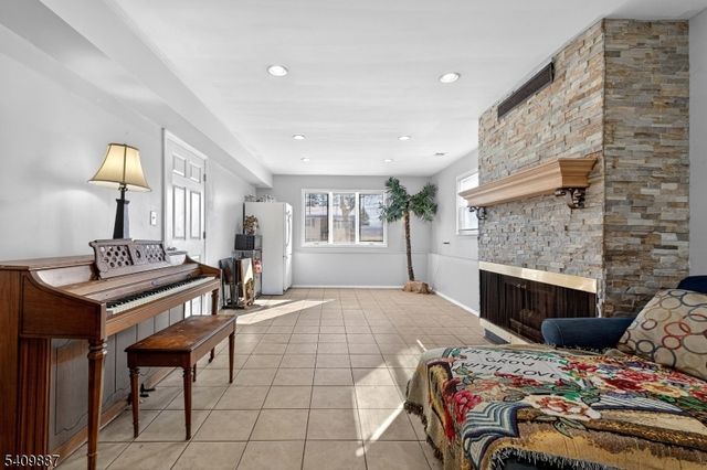 18 Boyd Ter, Kenilworth Boro, NJ 07033