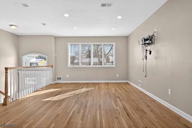 18 Boyd Ter, Kenilworth Boro, NJ 07033