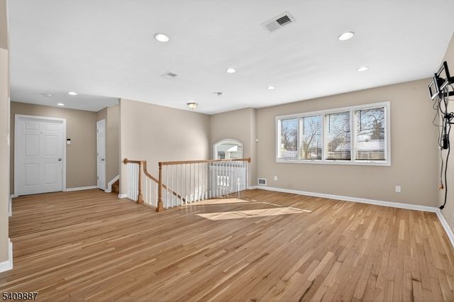 18 Boyd Ter, Kenilworth Boro, NJ 07033