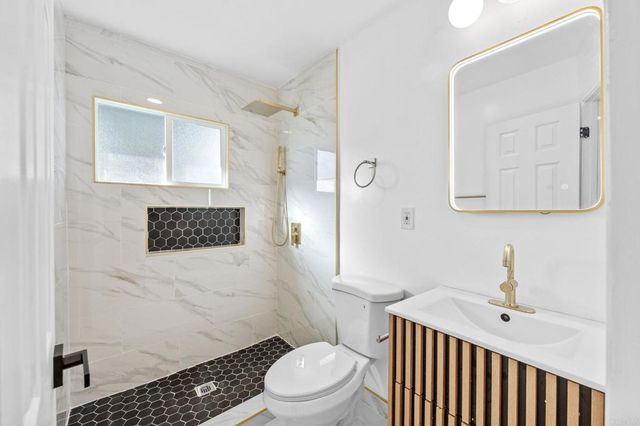 5033 LA PAZ DR, San Diego, CA 92113