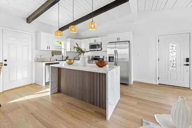 5033 LA PAZ DR, San Diego, CA 92113