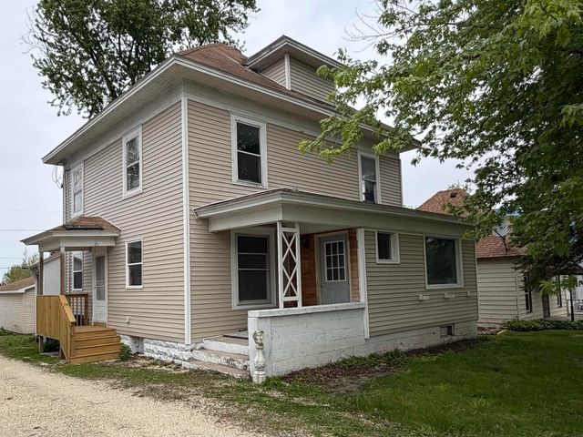20 5TH AVE SE, Oelwein, IA 50662