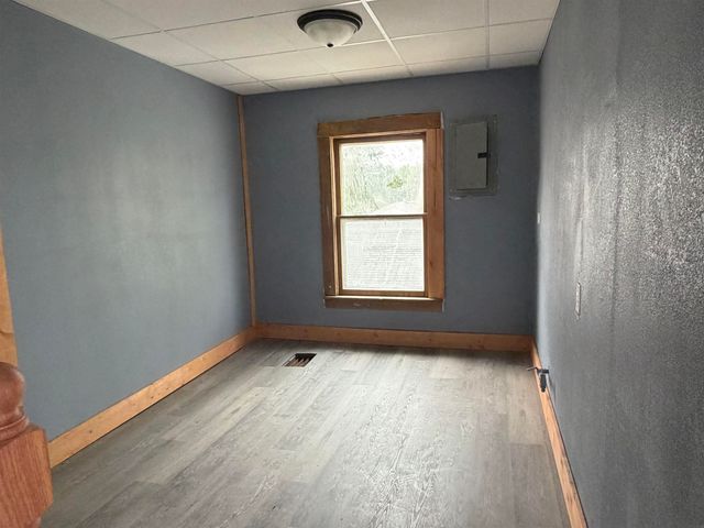 20 5TH AVE SE, Oelwein, IA 50662
