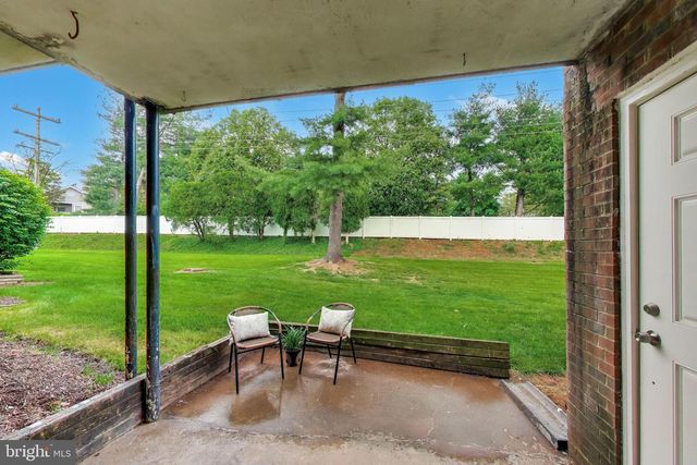 6153 STRASBURG DR, Centreville, VA 20121