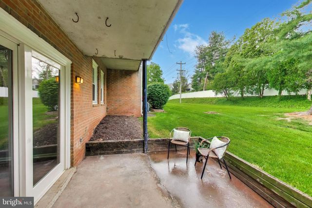 6153 STRASBURG DR, Centreville, VA 20121