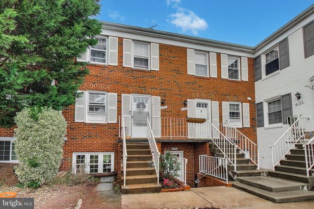 6153 STRASBURG DR, Centreville, VA 20121