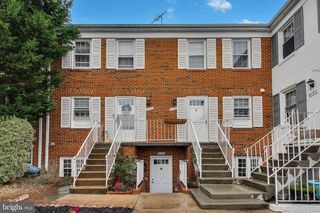 6153 STRASBURG DR, Centreville, VA 20121