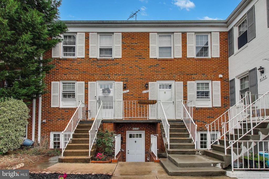 6153 STRASBURG DR, Centreville, VA 20121