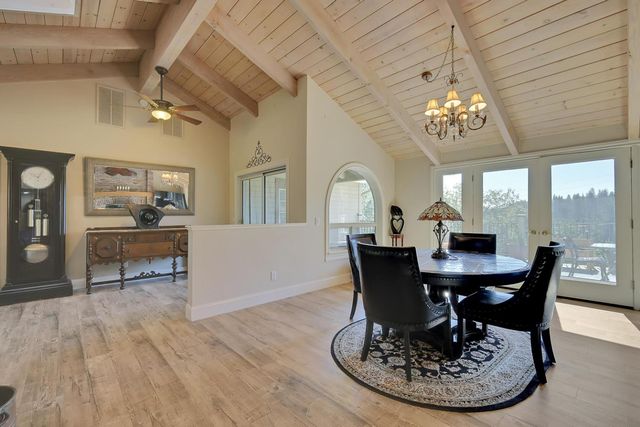 14271 Falling Star Ln, Grass Valley, CA 95949