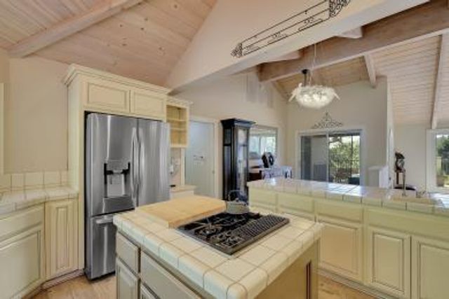 14271 Falling Star Ln, Grass Valley, CA 95949