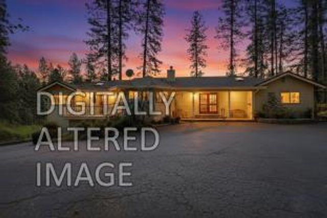 14271 Falling Star Ln, Grass Valley, CA 95949