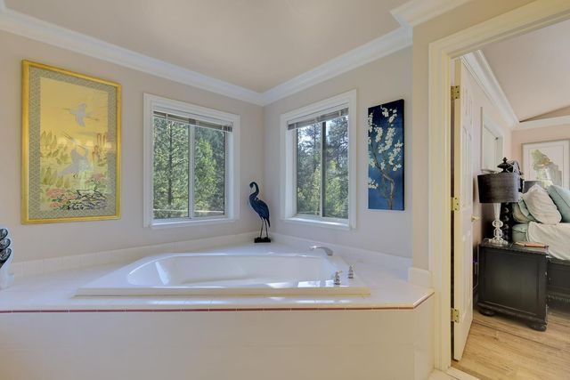 14271 Falling Star Ln, Grass Valley, CA 95949