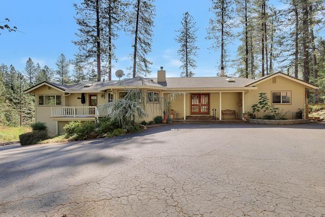 14271 Falling Star Ln, Grass Valley, CA 95949