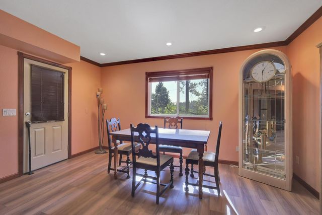 14271 Falling Star Ln, Grass Valley, CA 95949