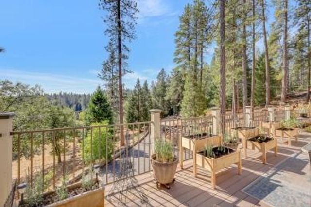 14271 Falling Star Ln, Grass Valley, CA 95949