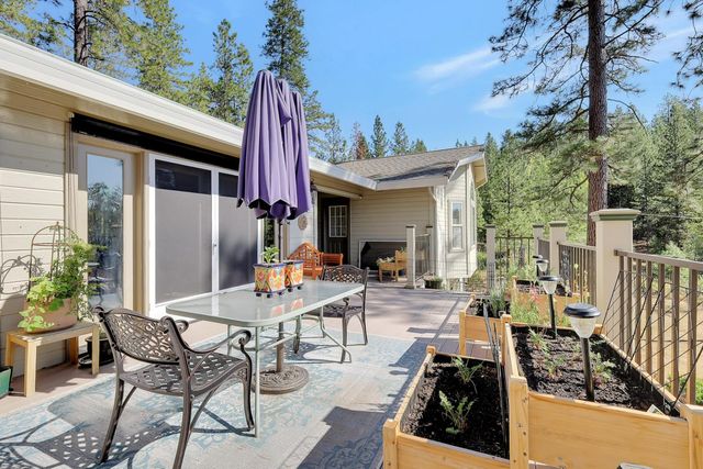 14271 Falling Star Ln, Grass Valley, CA 95949