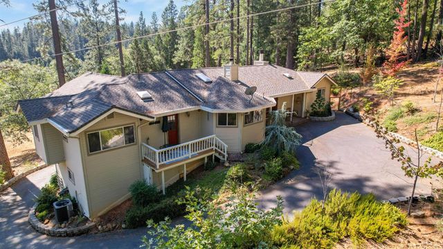 14271 Falling Star Ln, Grass Valley, CA 95949