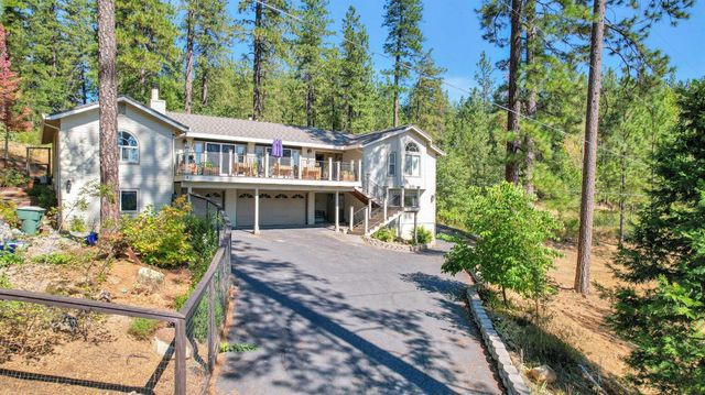 14271 Falling Star Ln, Grass Valley, CA 95949