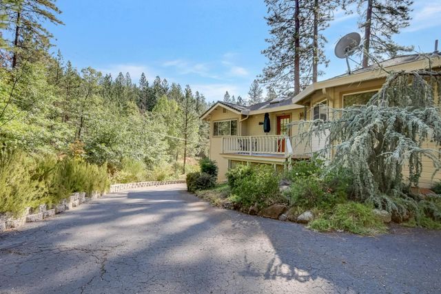 14271 Falling Star Ln, Grass Valley, CA 95949