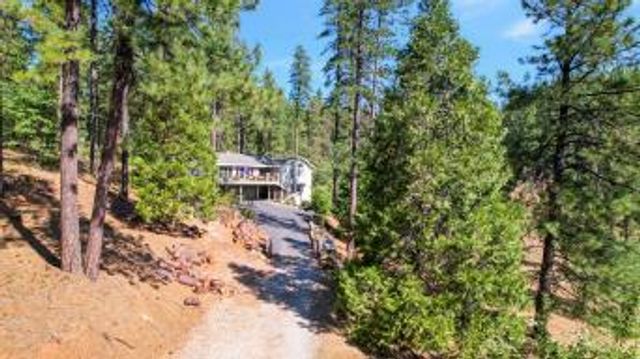 14271 Falling Star Ln, Grass Valley, CA 95949