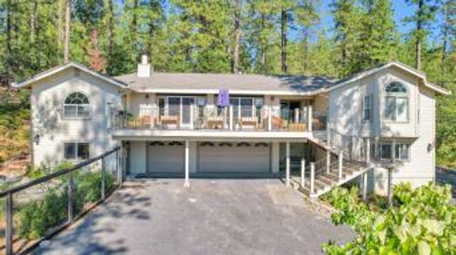14271 Falling Star Ln, Grass Valley, CA 95949