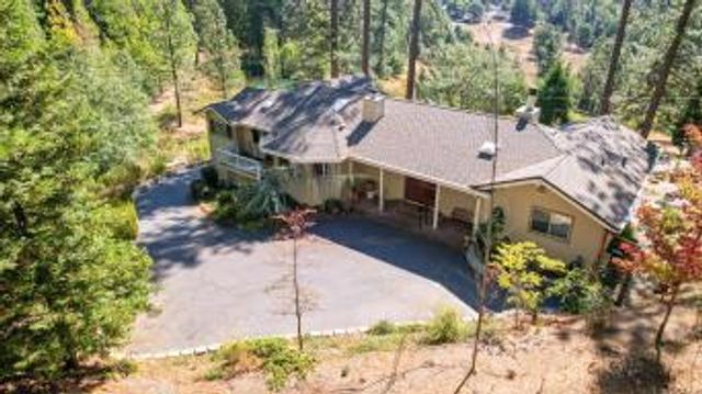 14271 Falling Star Ln, Grass Valley, CA 95949