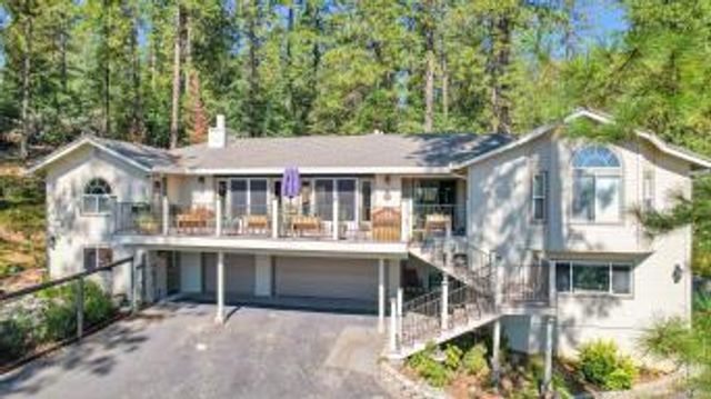 14271 Falling Star Ln, Grass Valley, CA 95949