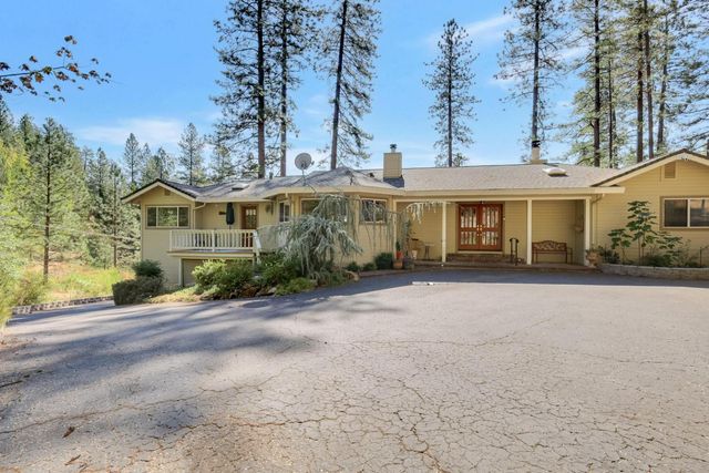 14271 Falling Star Ln, Grass Valley, CA 95949