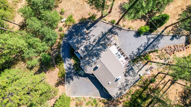 14271 Falling Star Ln, Grass Valley, CA 95949