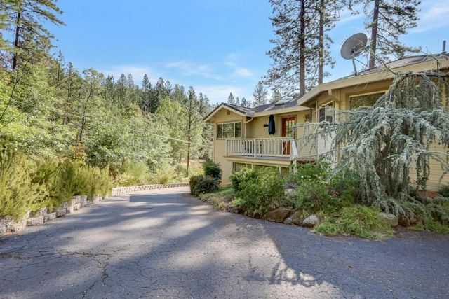 14271 Falling Star Ln, Grass Valley, CA 95949