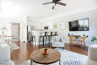 20 Waverly Street, Keyport, NJ 07735