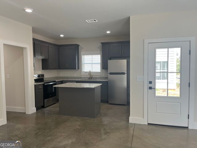 101 Peachtree Street, Lagrange, GA 30240