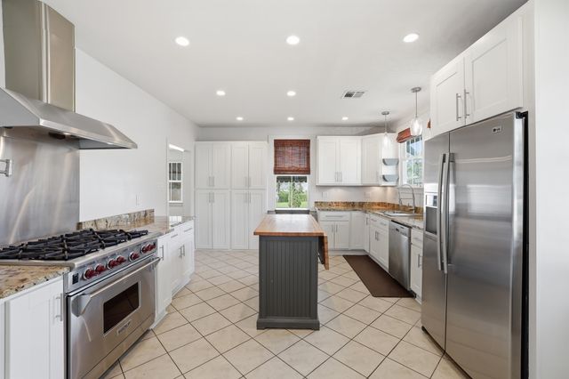 1050 Jackson St, Thibodaux, LA 70301