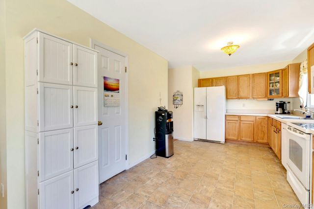 416 3rd Street, Greenport, NY 11944