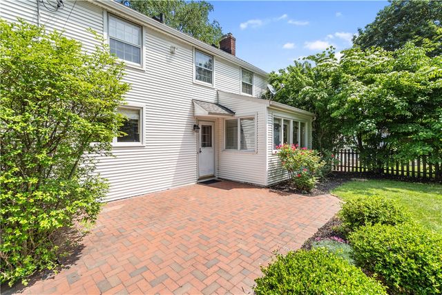 27 Covington Road, Irondequoit, NY 14617