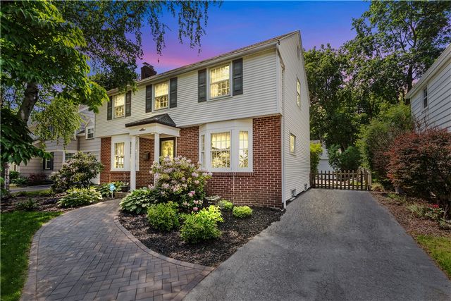 27 Covington Road, Irondequoit, NY 14617