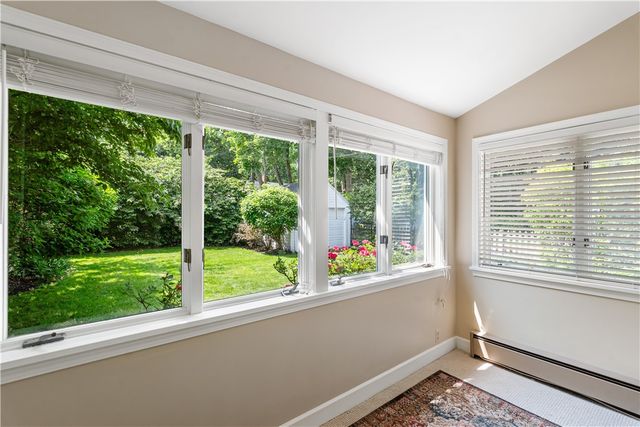 27 Covington Road, Irondequoit, NY 14617