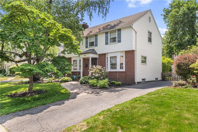 27 Covington Road, Irondequoit, NY 14617