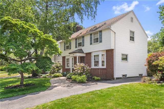27 Covington Road, Irondequoit, NY 14617