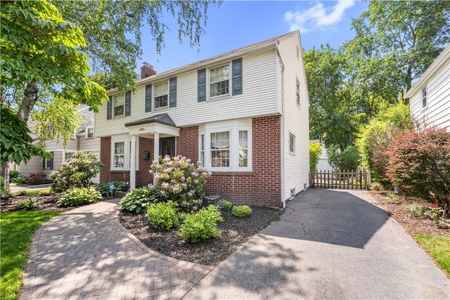27 Covington Road, Irondequoit, NY 14617