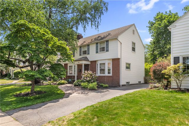 27 Covington Road, Irondequoit, NY 14617