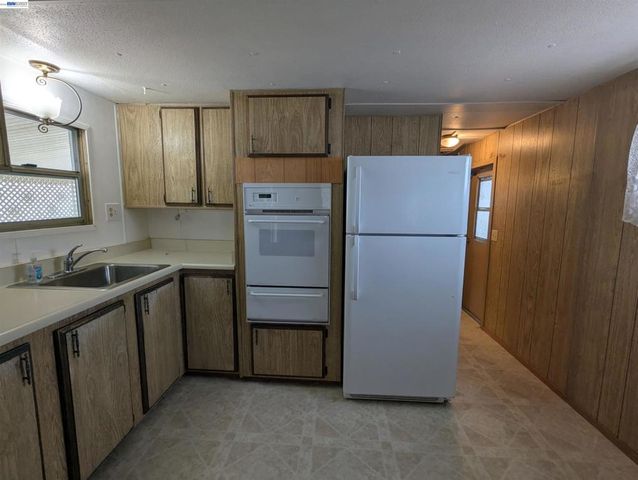 3913 Castro Valley Blvd., Castro Valley, CA 94546