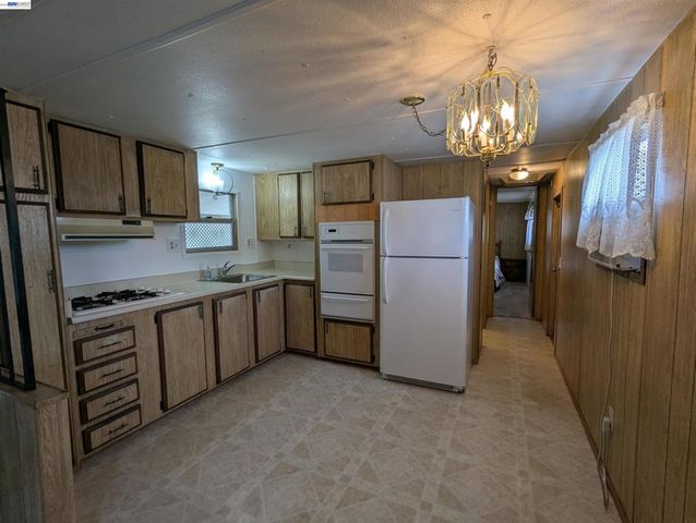 3913 Castro Valley Blvd., Castro Valley, CA 94546