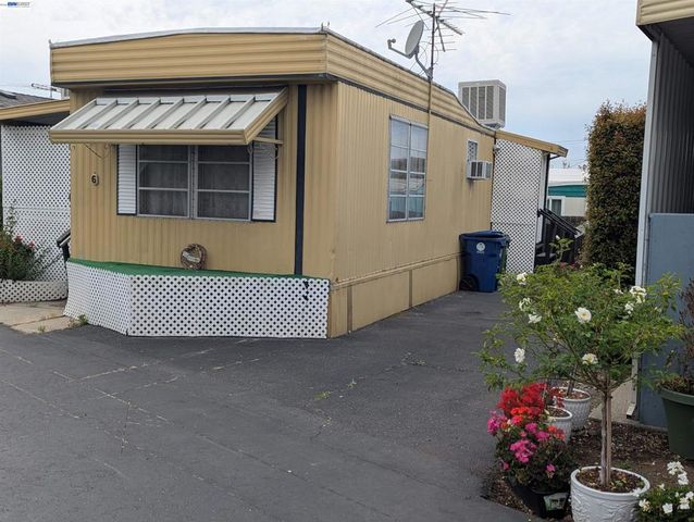 3913 Castro Valley Blvd., Castro Valley, CA 94546