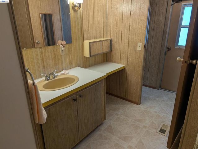 3913 Castro Valley Blvd., Castro Valley, CA 94546